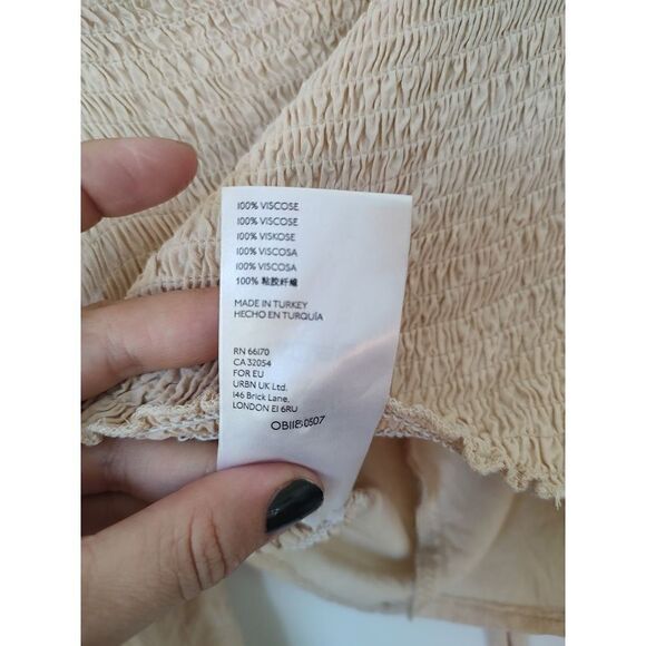 Urban Outfitters Women's Small Cream Tan 3/4 Sleeves Cropped Top Shirt Smocked - Picture 5 of 6